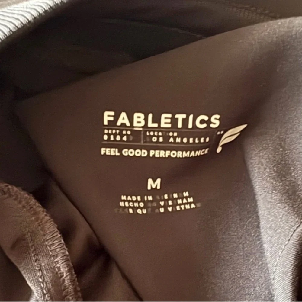 Fabletics Scrub Set - Picture 6 of 6